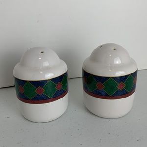 PFALTZGRAFF Amalfi Classic Salt and Pepper shakers.